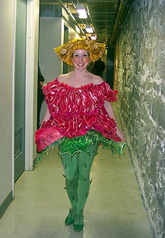 megan.jpg (75872 bytes)