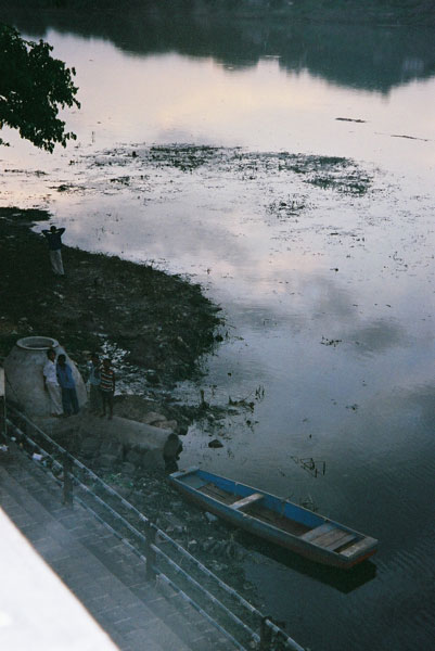Pune river scene