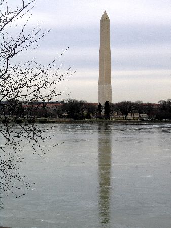 Monument7.jpg, 35573 bytes, 1/18/2004