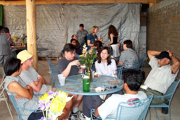 26Lunch1.jpg, 76623 bytes, 5/28/02