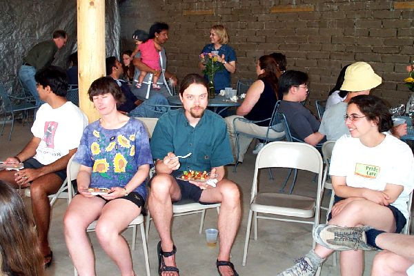 27Lunch2.jpg, 64250 bytes, 5/28/02