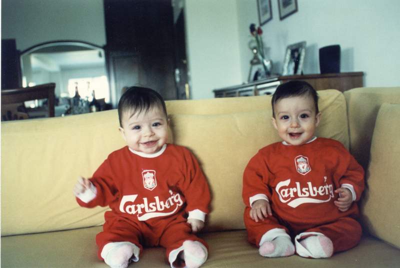 Phoebe and Danae - The wonderful Livertwins