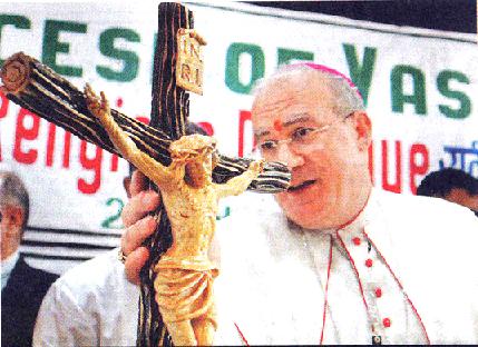 The 'Papal Nuncio' of Antipope Ratzinger is shown participating in an inter-religious dialogue at the 'Jeevan Darshan Kendra' of the Antichurch's diocese of 