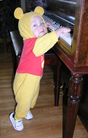 Piano Playing Pooh