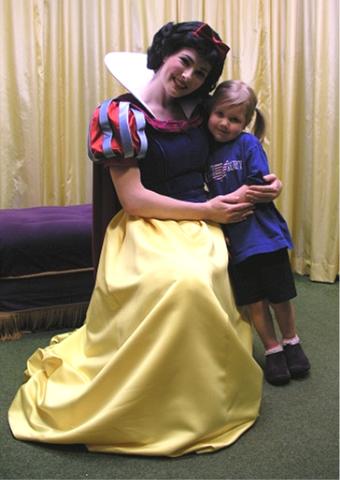 A hug and kiss for Snow White