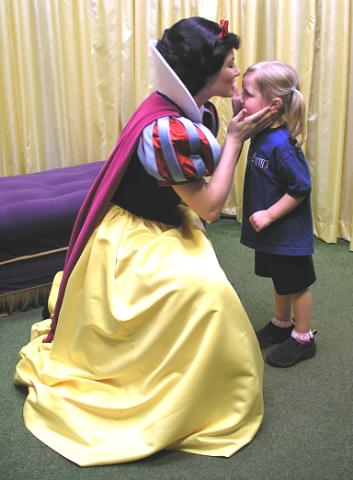 A treasured kiss from SNOWWHITE!
