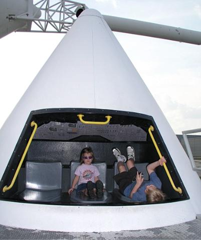 Checking out an Apallo Capsule