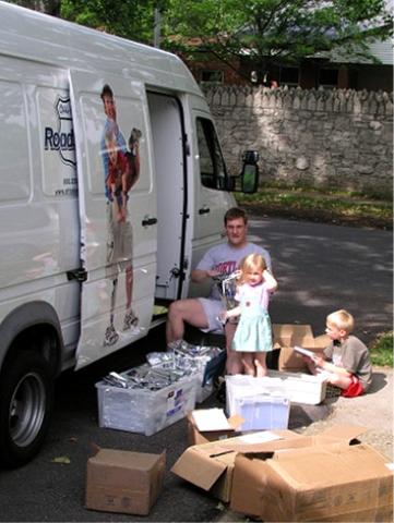 Helping Daddy get ready for a C-leg Roadshow