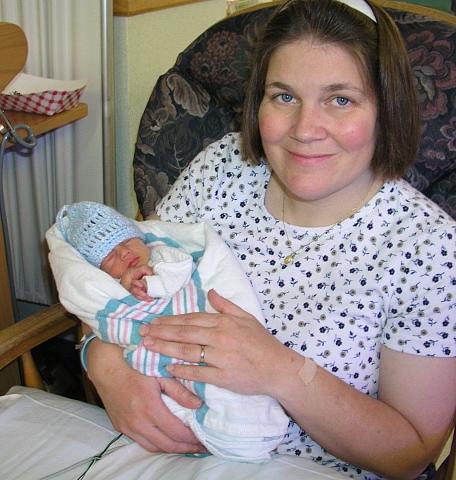 Laura with Thomas at 11 days