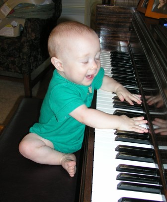 Thomas discovers the piano
