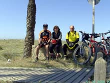 El Josep Maria, la Marisa i el Ramon el desert del Prat de Llobregat