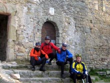 El grup davant de l'Ermita de Sant Julia d'Uxiols