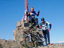 El Quim i el Llu�s al cim m�s alt de les Guilleries (Sant Miquel de les Formigues de 1.204 m.)