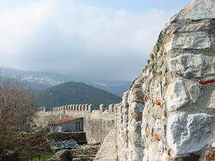 View of the wall at Platamon with the mountains in the background.&nbsp; In the other direction, there was a nice view of the sea.