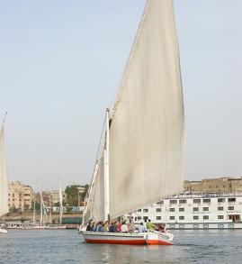 The other half of our group enjoying their ride around the Nile in a felluca.