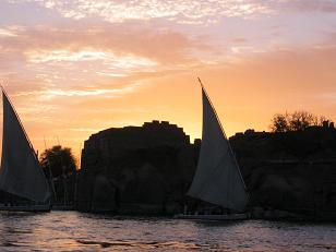 Beautiful evening sky on the Nile.&nbsp; The felluca ride was one of my favorite things.