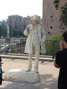 I don't think I've ever seen a mime look as much like a statue as this guy did.&nbsp; 