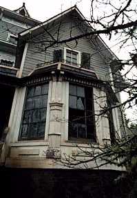 HANTED HOUSE!