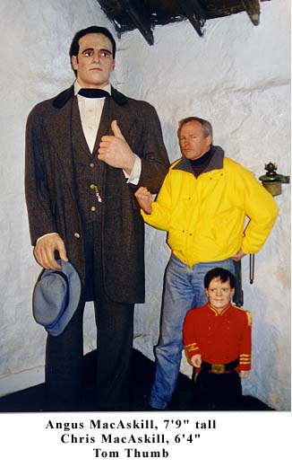 Angus McAskill 7'9!"and Chris MacAskill 6'4"