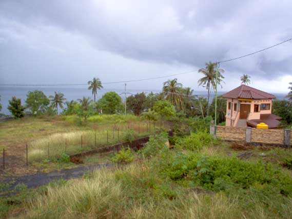 On the hilltop flatlands for sale 1050sqm and 1146sqm the best ocean view, the hill area surrounded by private home Senggigi Lombok