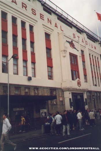 Hoofdingang East Stand.