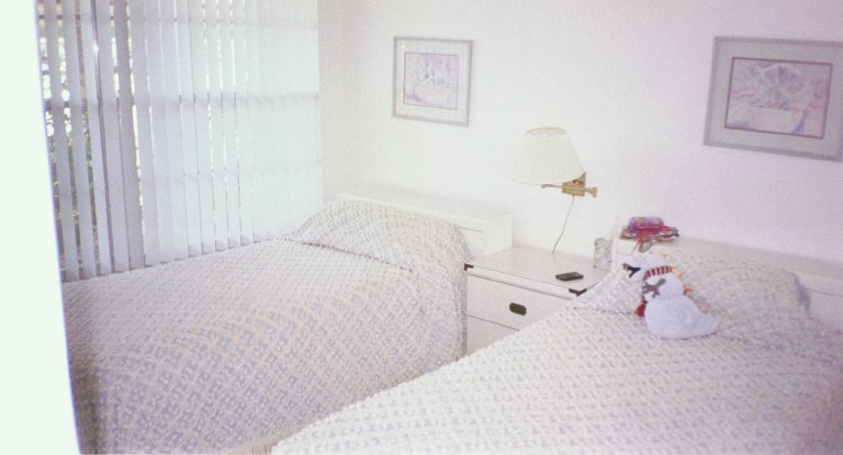 Twin Beds, Double Dresser - All linens provided