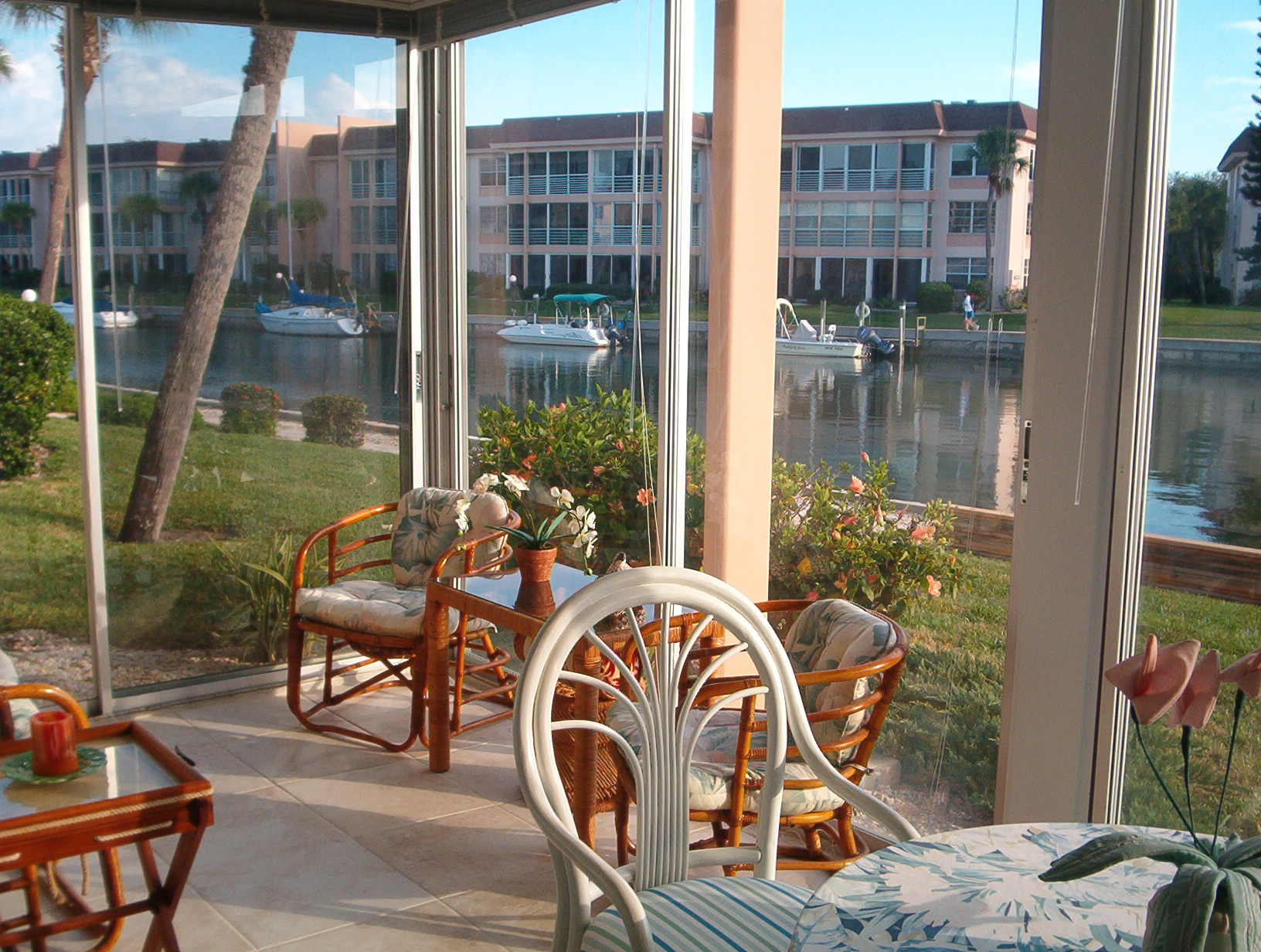 Overlooks lagoon, great for manatee-watching!