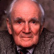 Desmond Llewelyn