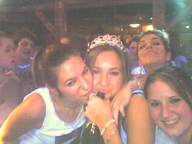lol,champagne flowin