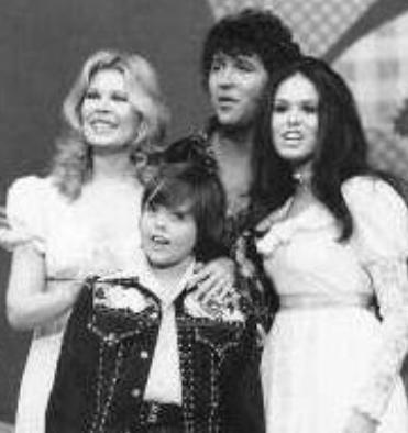 Loretta with Mac Davis, Jimmy and Marie Osmond (Not sure of the year. Mid-seventies probably)