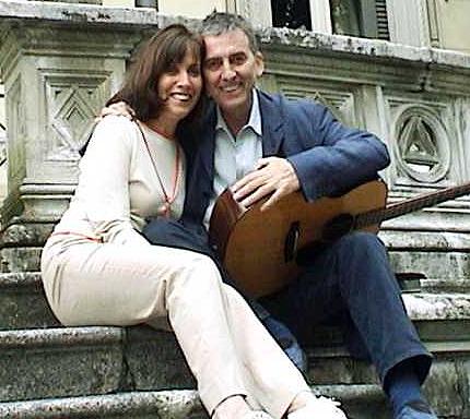 George and wife Olivia in 2001. (Associated Press photo, Yahoo news)