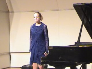 CraigerNicoleHonorsRecital4.jpg (12814 bytes)