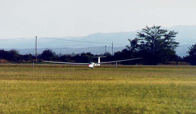 Aterrizando.jpg (40590 bytes)