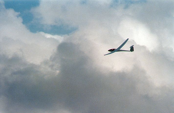 CA en las nubes.jpg (41289 bytes)