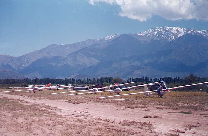 Caja en la Pista.jpg (39830 bytes)