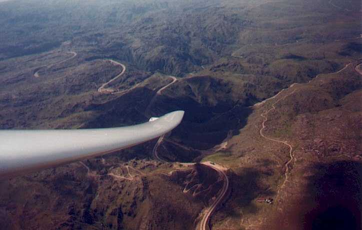 Camino.jpg (77079 bytes)