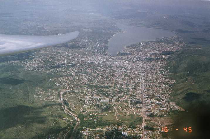 Carlos Paz y lago San Roque.jpg (40177 bytes)
