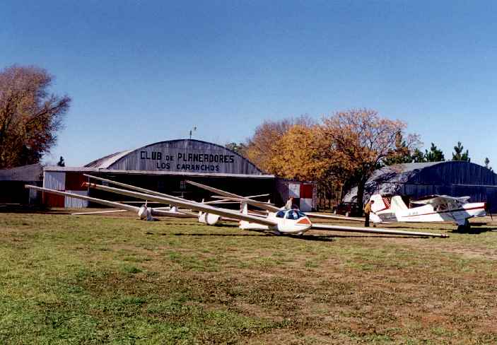 M�quinas en Plataforma.jpg (40880 bytes)