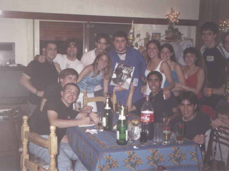 cumplecoco.jpg (36509 bytes)