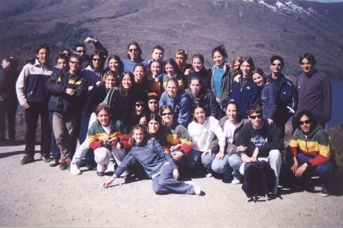 egresados3.jpg (122895 bytes)