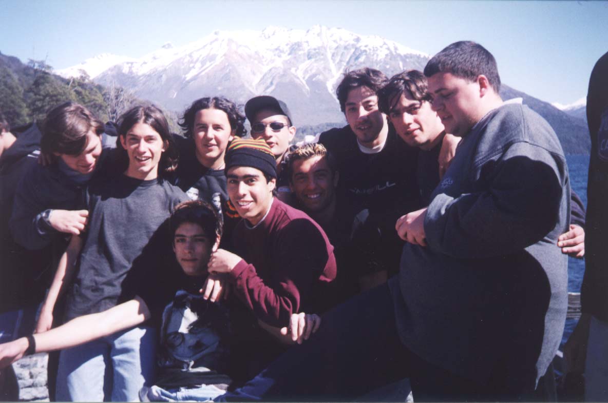 nosotros.jpg (83598 bytes)