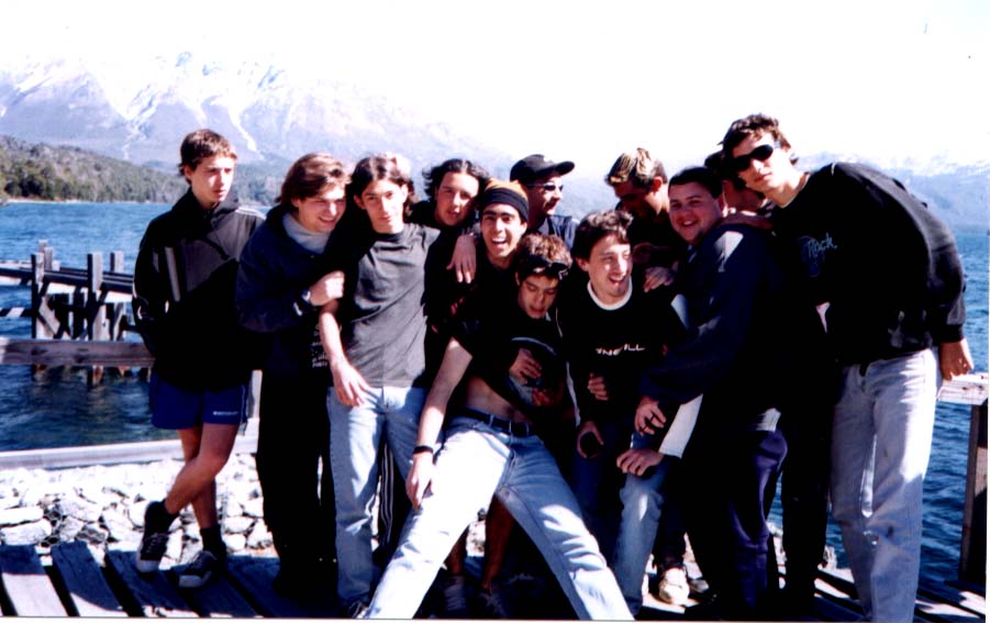 pibes.JPG (70080 bytes)