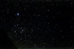 Die Plejaden, Hyaden und Saturn auf La Palma am 8.8.2001.