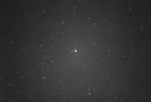 Polaris und Umgebung. Belichtungszeit 2 Min. bei stehender Kamera. Sterne bis 10m