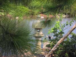 Memorial w/ bird