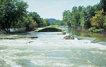 The Kaskaskia Island levee fails.