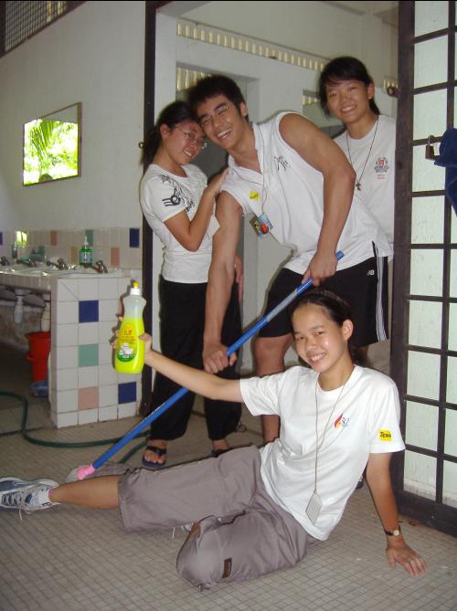 the Toilet Man and his 3 wives