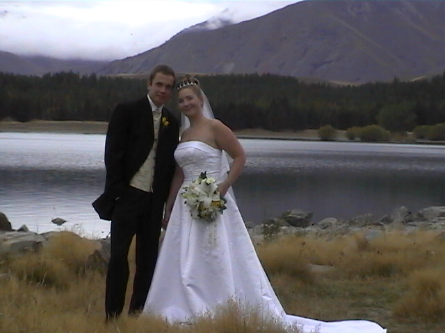 Loz n Scott's Wedding Day in New Zealand 30.3.03></TD>
</TR>
</TABLE>


<TABLE ALIGN=