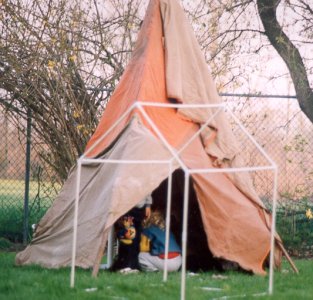 tepee.jpg - 30778 Bytes