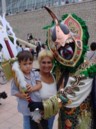 Con mi mam&aacute; y un tio raro